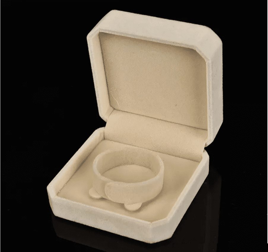Feshionn IOBI accessories Cream Luxurious Velvet Bangle Bracelet Box in Four Colors
