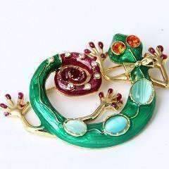 Feshionn IOBI accessories Gecko Brooch Green Enamel and Crystal Sweater Pin