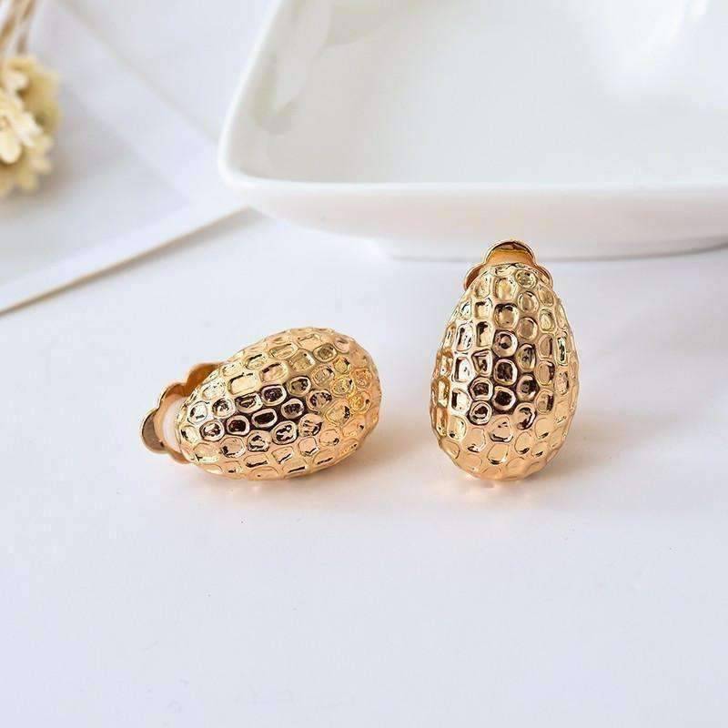 Feshionn IOBI Earrings Hammered Gold Clamshell Scoop Clip-On Earrings